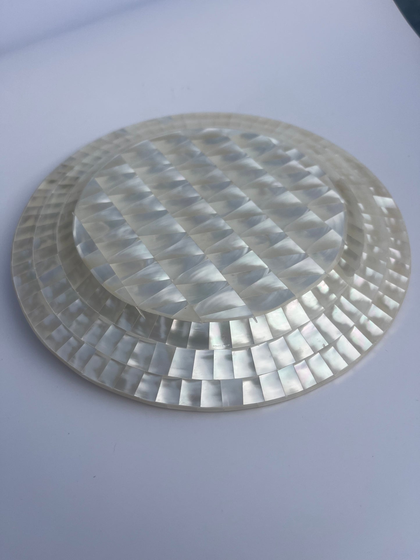 Handcrafted Mother of Pearl Small Round Plate, 19 cm – Double-Sided Decorative Plate with Pearl Top & Bottom”