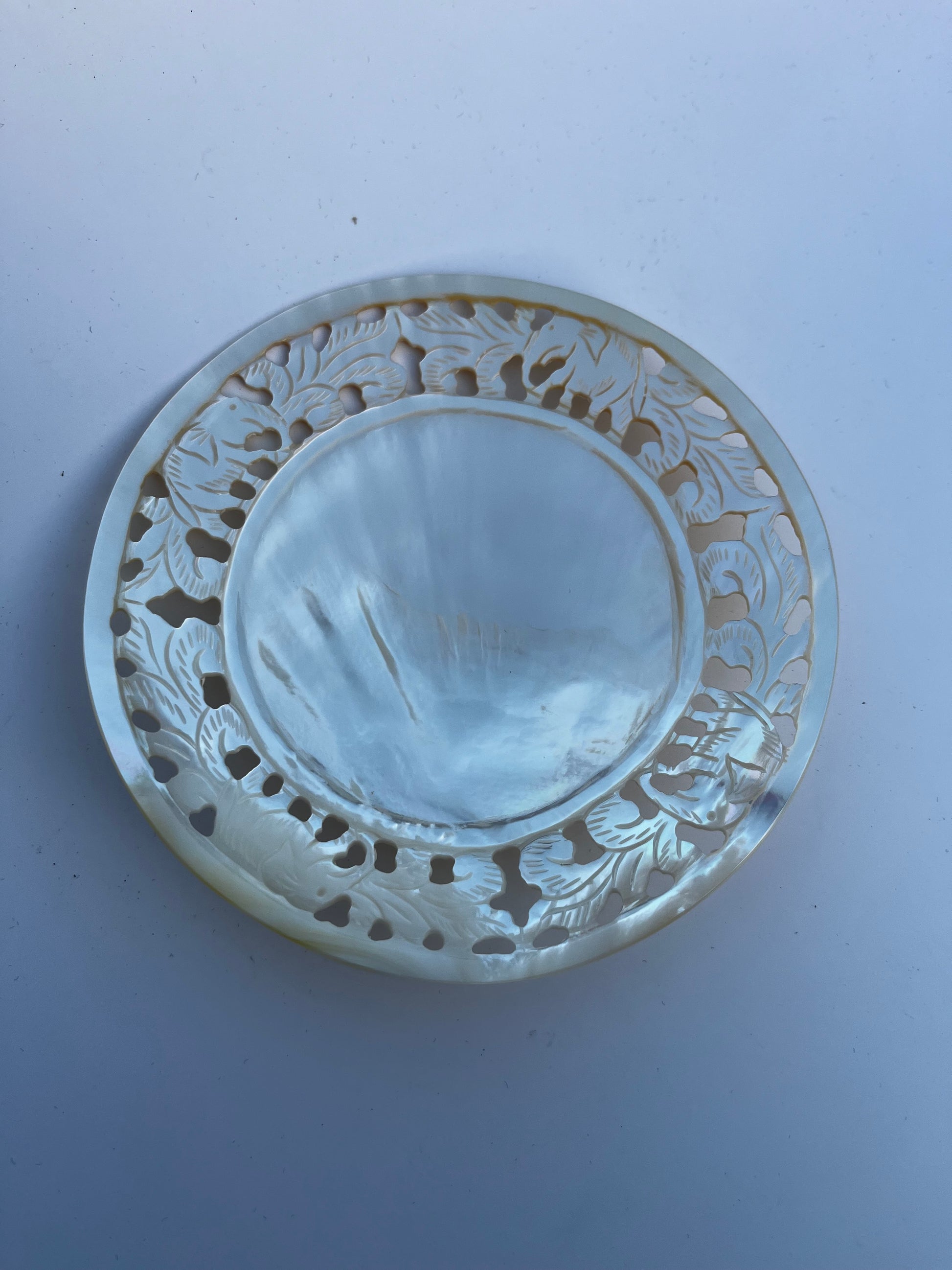 Hand-Carved Mother of Pearl Floral Decorative Dish 14 cm