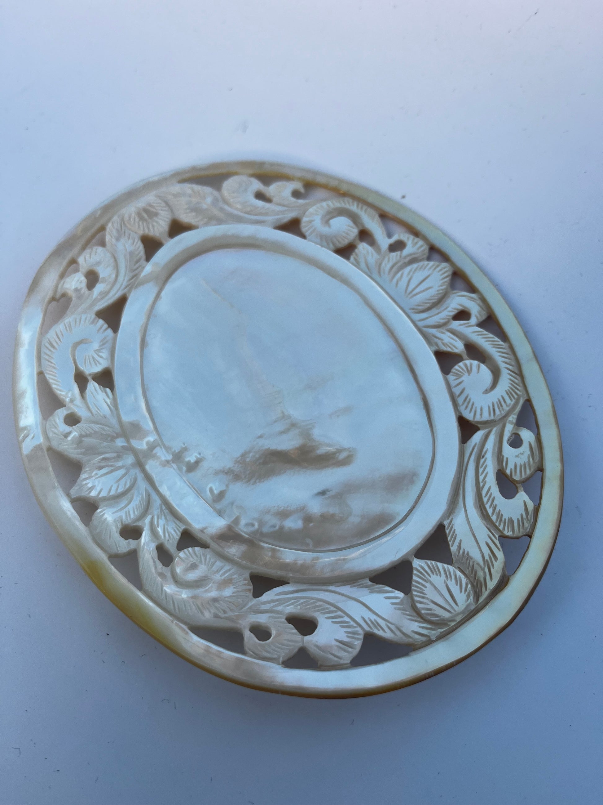 Hand-Carved Mother of Pearl Floral Decorative Dish 14 cm