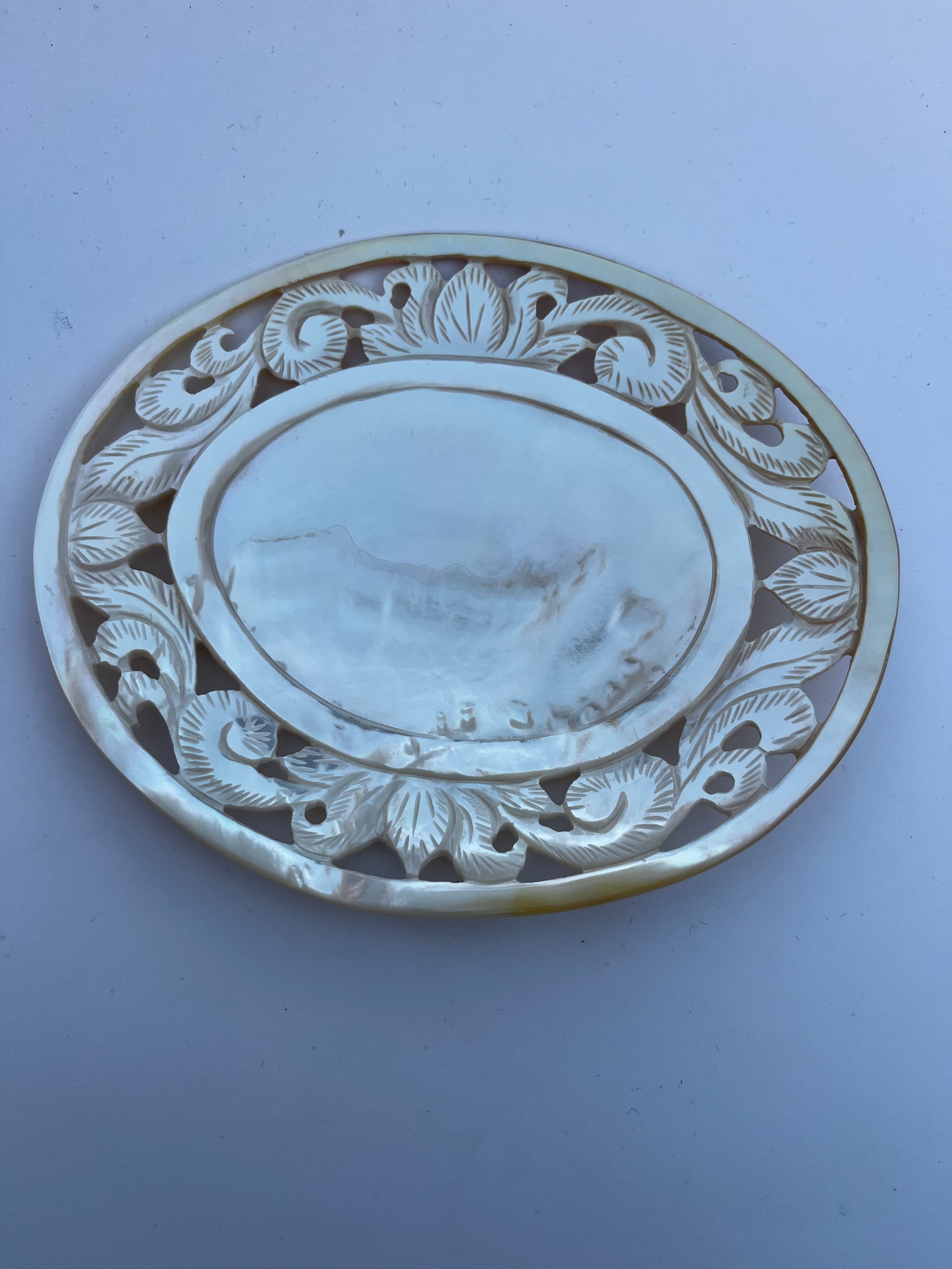 Hand-Carved Mother of Pearl Floral Decorative Dish 14 cm