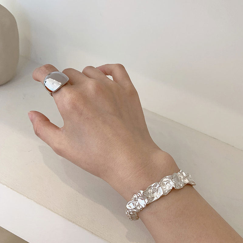 Korean Version Of Light Luxury Exaggerated Bracelet For Women Retro Fashion Heavy Industry Geometric Irregular Hip Hop Concave And Convex Tin Foil Bracelet Jewelry