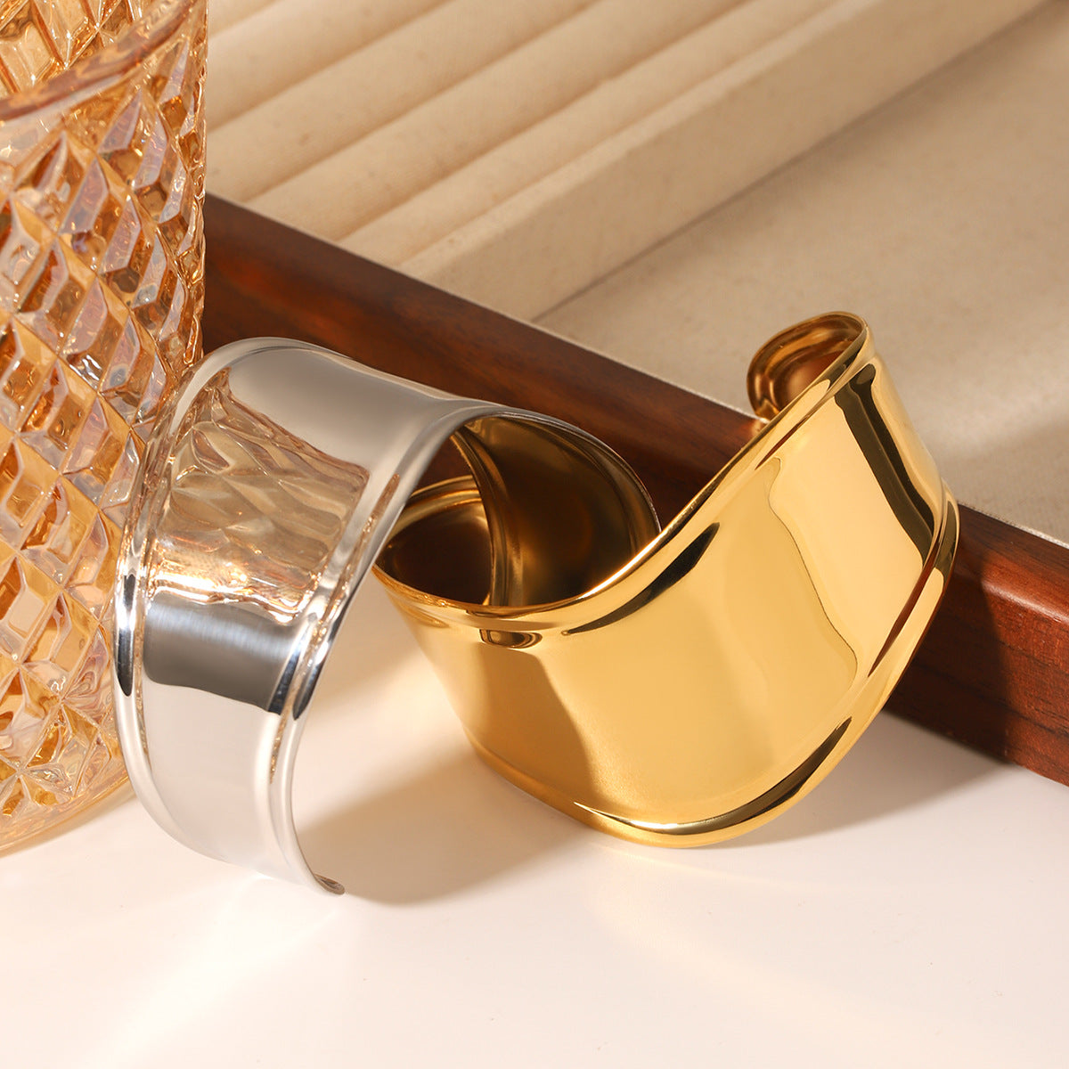 European And American Ins Style Stainless Steel Asymmetrical Glossy Open Bracelet Women&#039;s Accessible Luxury High-End Bracelet Titanium Steel Bracelet