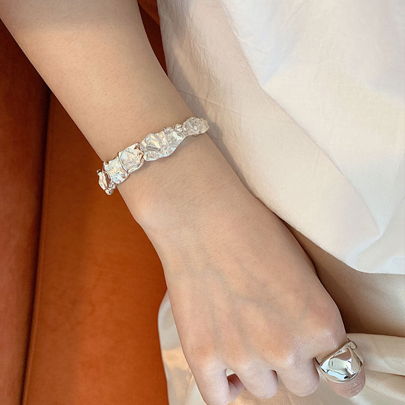 Korean Version Of Light Luxury Exaggerated Bracelet For Women Retro Fashion Heavy Industry Geometric Irregular Hip Hop Concave And Convex Tin Foil Bracelet Jewelry