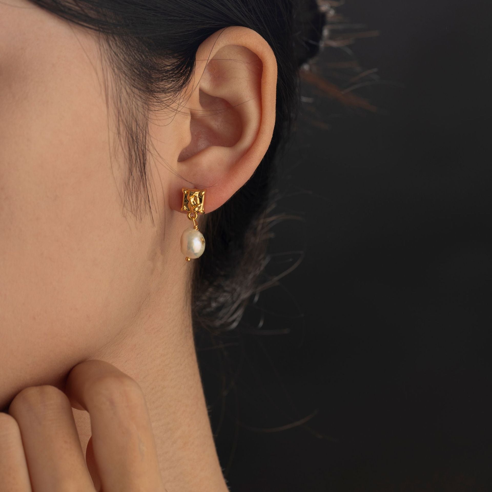 Brass Gold-plated Real Pearl Earrings